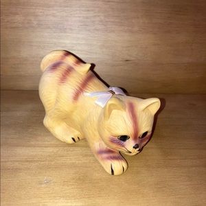 Tabby Orange Ceramic Cat with Satin Bow
made in Taiwan